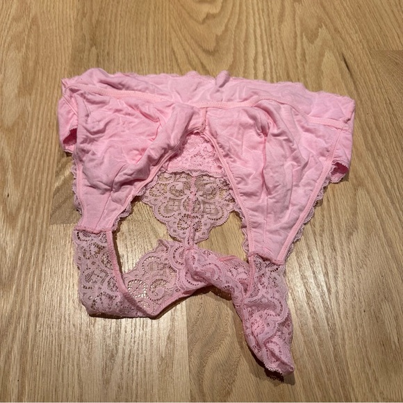 Sm/Med Pink Lace Bralet - Picture 4 of 4